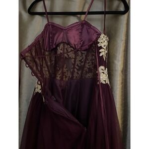 Blondie Nites by Stacy Skylar dress size 1 burgundy